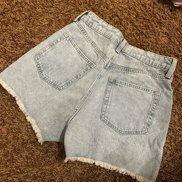 H&M shorts - Picture 3 of 3